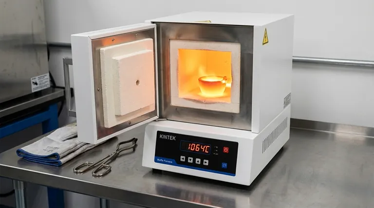 L'oro si scioglie in un forno? Scegliere l'attrezzatura giusta per una fusione pulita ed efficiente