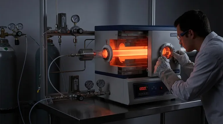 Какая температура поддерживается в CVD? Раскрытие высокотемпературного процесса для превосходных покрытий