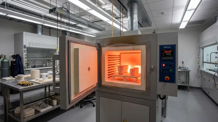 Qual é a temperatura máxima de um forno elétrico? Escolha a tecnologia certa para o seu processo