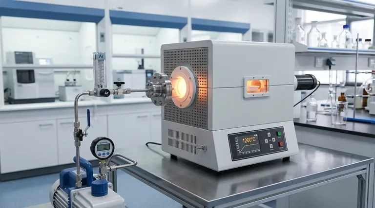 Quais são as aplicações do forno tubular? Aquecimento de precisão para pesquisa e produção em pequenos lotes