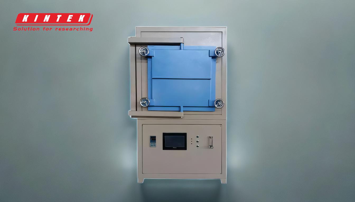 Qual è il ruolo dell'atmosfera del forno? Controlla le proprietà dei materiali con precisione