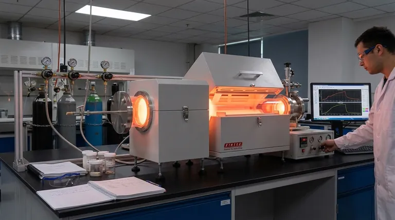 Como os nanomateriais são sintetizados por deposição química a vapor? Um guia passo a passo para a fabricação "bottom-up"