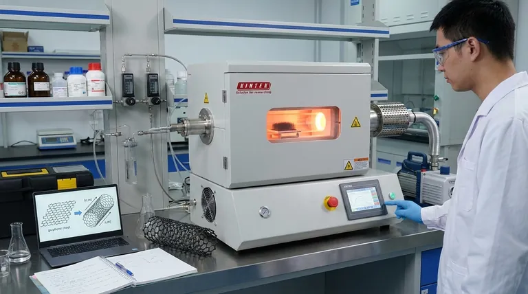 In che modo la chiralità influenza i nanotubi di carbonio? Determina se sono metallici o semiconduttori