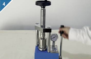 Shake the handle pressure rod back and forth to reach the required pressure