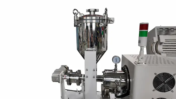 Vista parziale del forno a tubo rotante sottovuoto