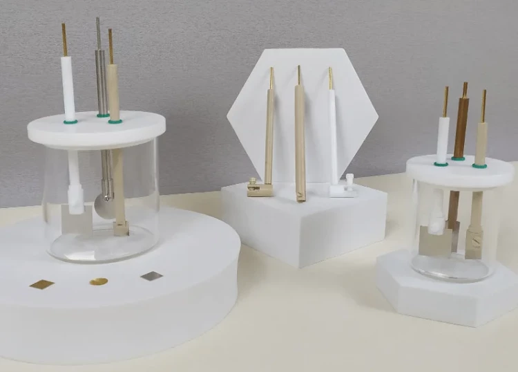 Dispositivos de fixação de eléctrodos