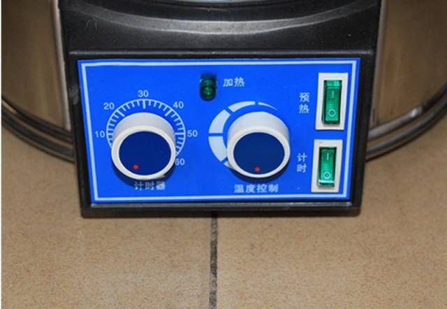 Dettagli del prodotto Sterilizzatore automatico a vapore a pressione con display digitale