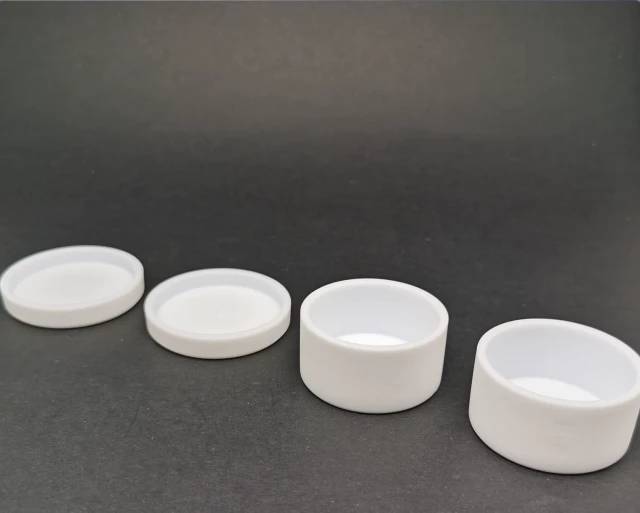 تفاصيل حاوية PTFE 1