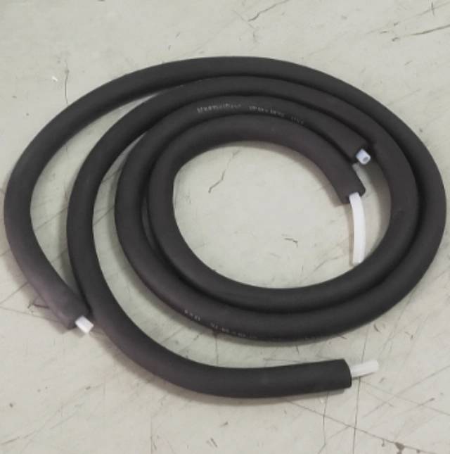 Tubo de silicone com algodão de isolamento