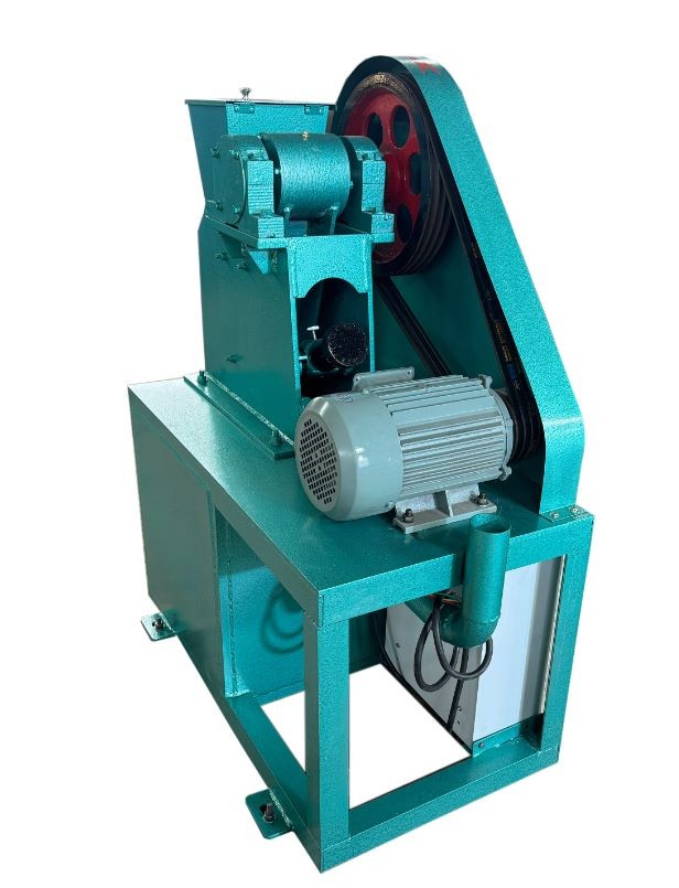 Sealed jaw crusher