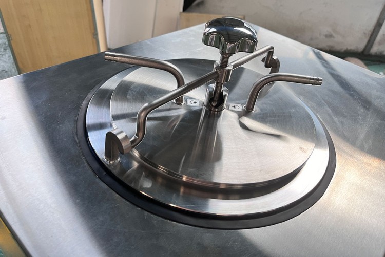 Display of cold trap machine details 2