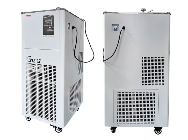 Display of the cold trap machine from front to back