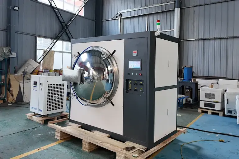 Side view of the vacuum melting furnace